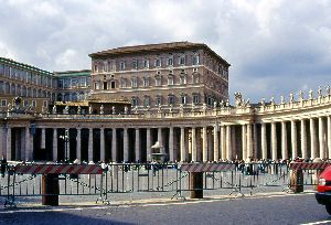 Place Saint Pierre Rome02
