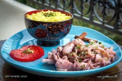 Calamars en persillade et riz au curcuma