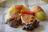 Langue de veau sauce charcutière